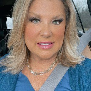 Meet your Posher, Pam